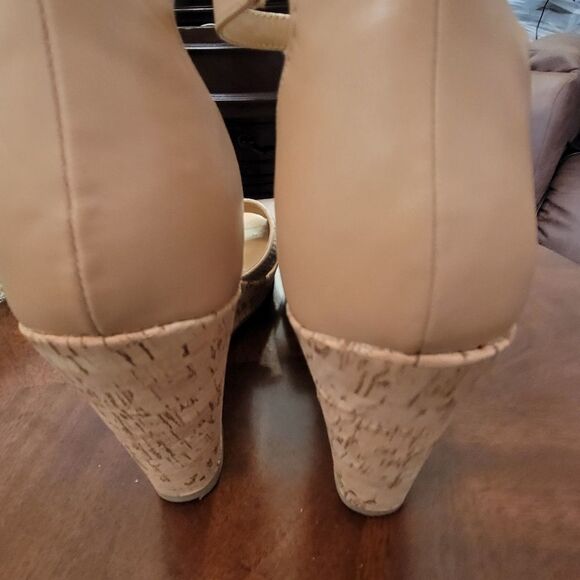 MATERIAL GIRL PLASFORM  WEDGE OPEN TOE WOMEN"S SANDAL - Picture 10 of 14